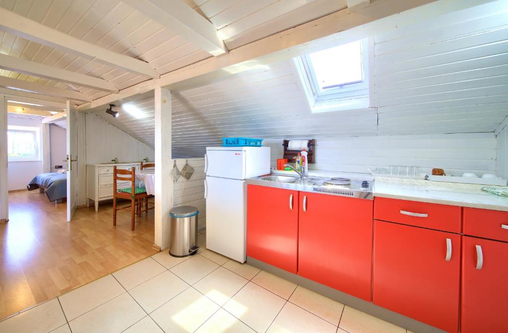 Stella Apartmani Malinska Samoborska 9 photo 3