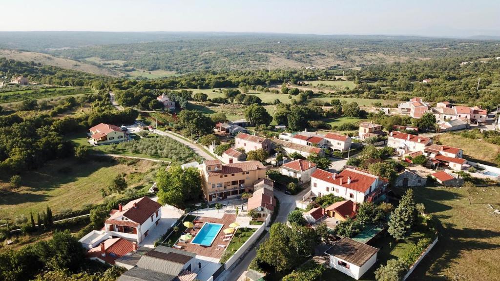 XXL Holiday Home with Pool photo 3