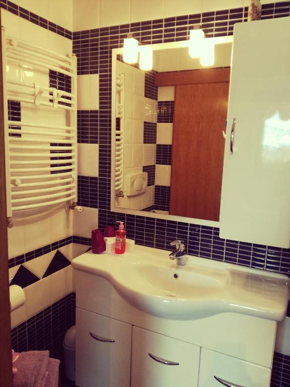 Room Kris with private entrance & private bathroom photo 3