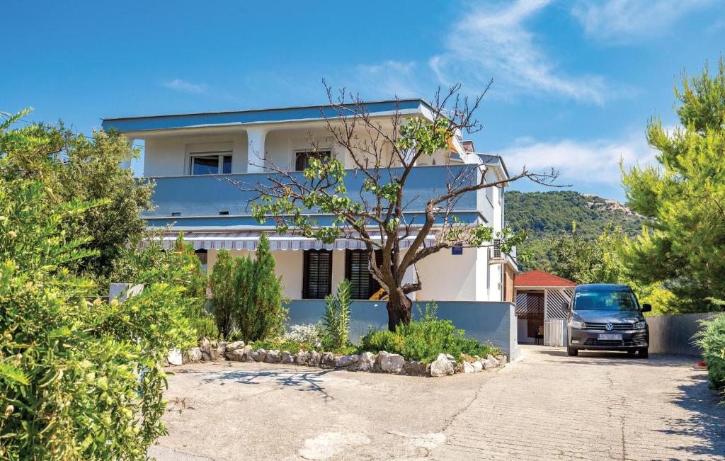 2 Bedroom Nice Apartment In Rab — photo 1