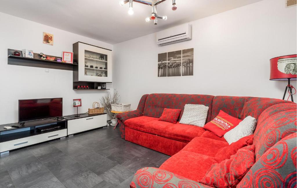 2 Bedroom Nice Apartment In Rab photo 3