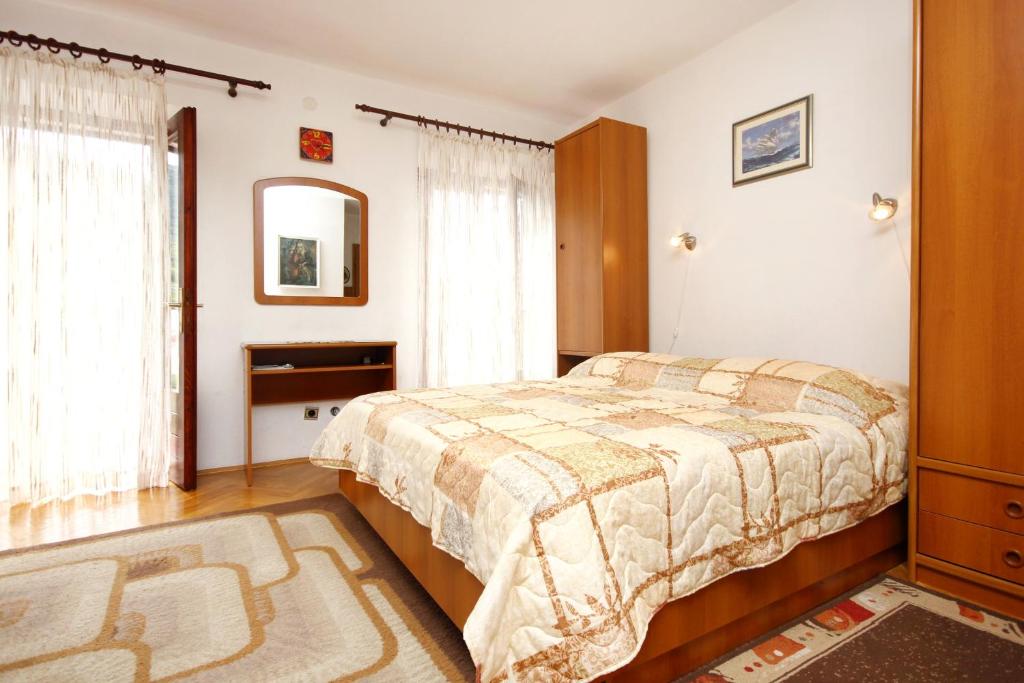 Apartments and rooms by the sea Racisce photo 2