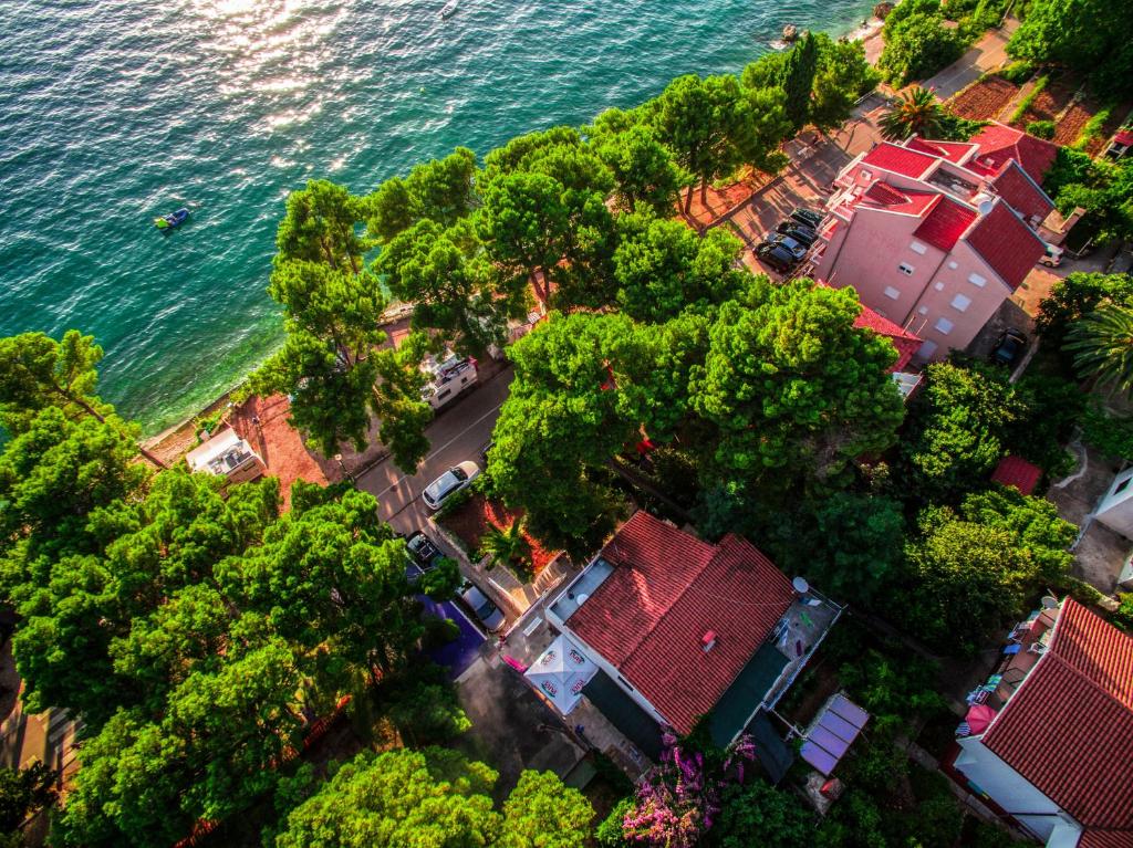 Apartments by the sea Zaostrog — photo 1