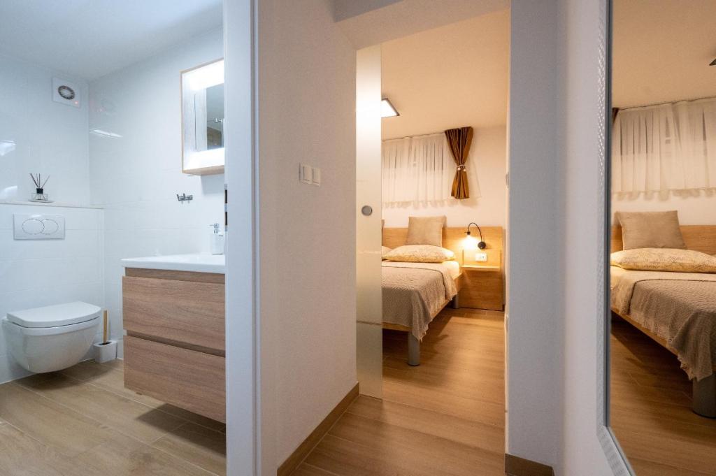 Studio apartment in Mastrinka with loggia photo 2