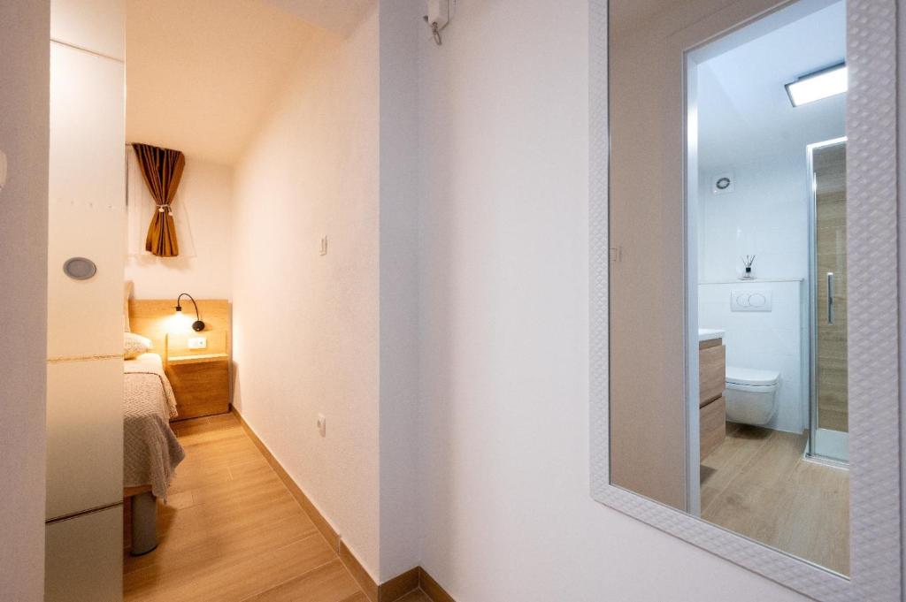 Studio apartment in Mastrinka with loggia photo 3