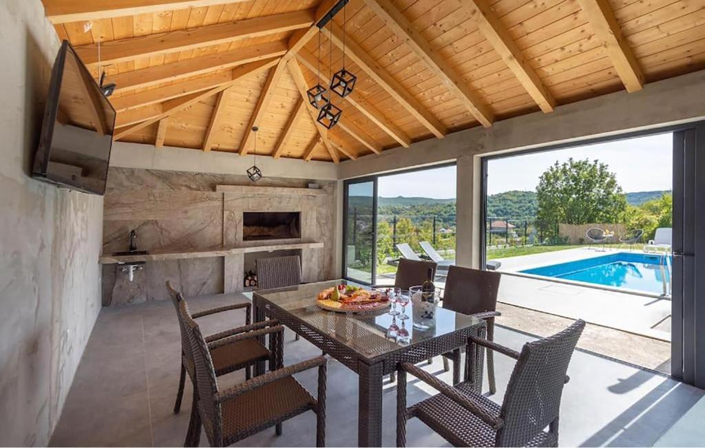 Stunning Home In Trilj With Wifi photo 2