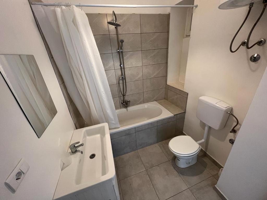 Sea view 4 bedroom apartment by Book-Rijeka photo 3