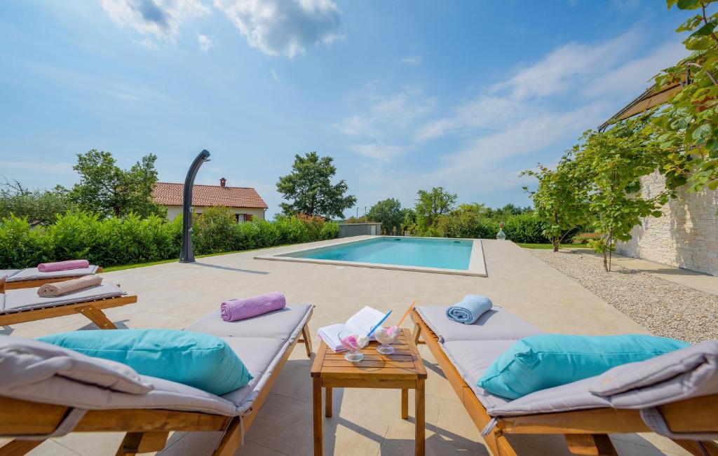 Lovely Home In Radetici With Wifi photo 2