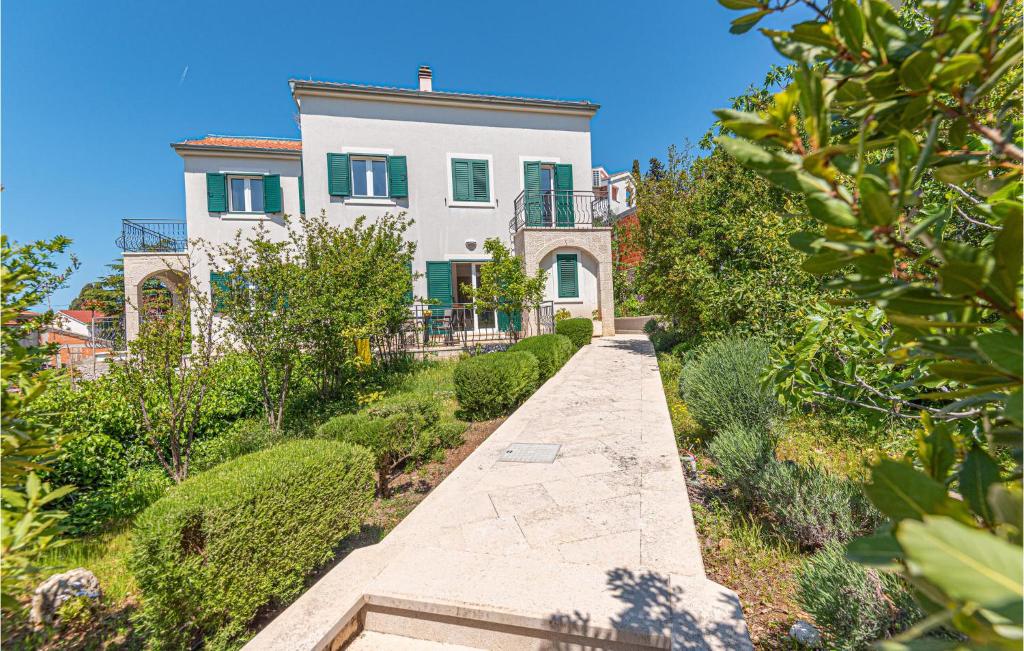 2 Bedroom Beautiful Home In Rogoznica photo 2