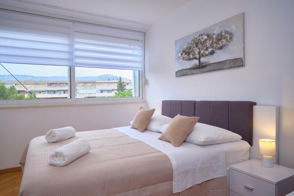 Sunny Apartment photo 2