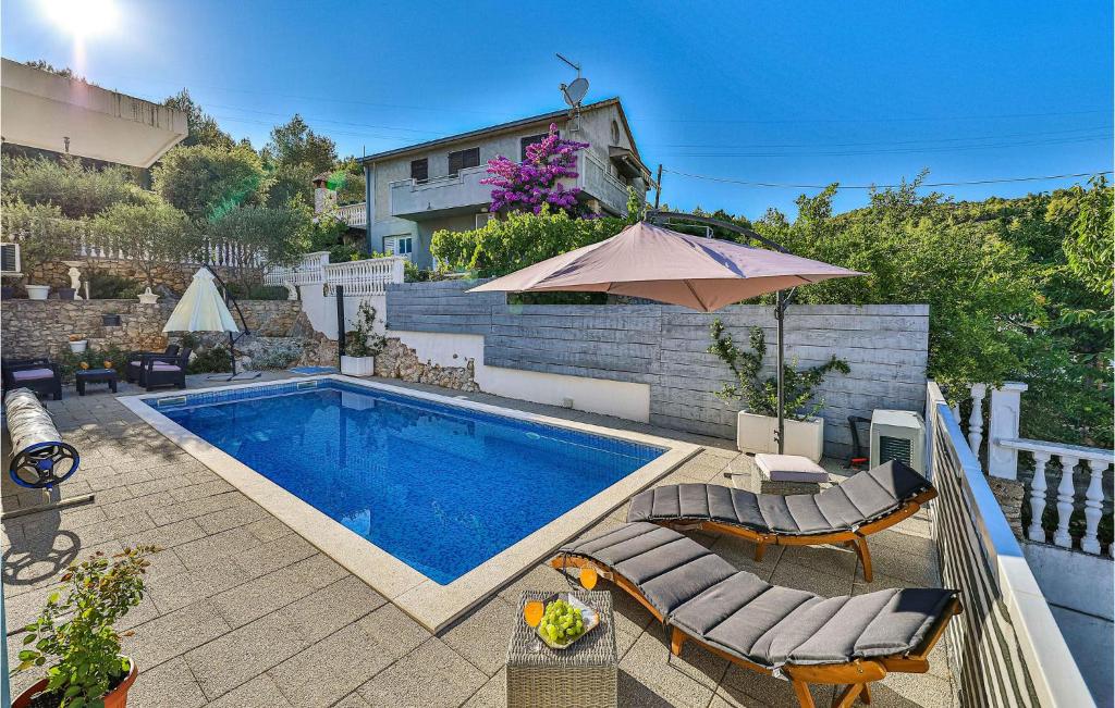 Stunning Home In Marina photo 2