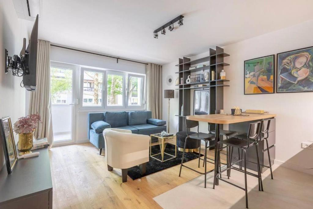 Bright Urban Cukor Suite - Balcony - Free Parking - Near Arena & Jarun photo 3