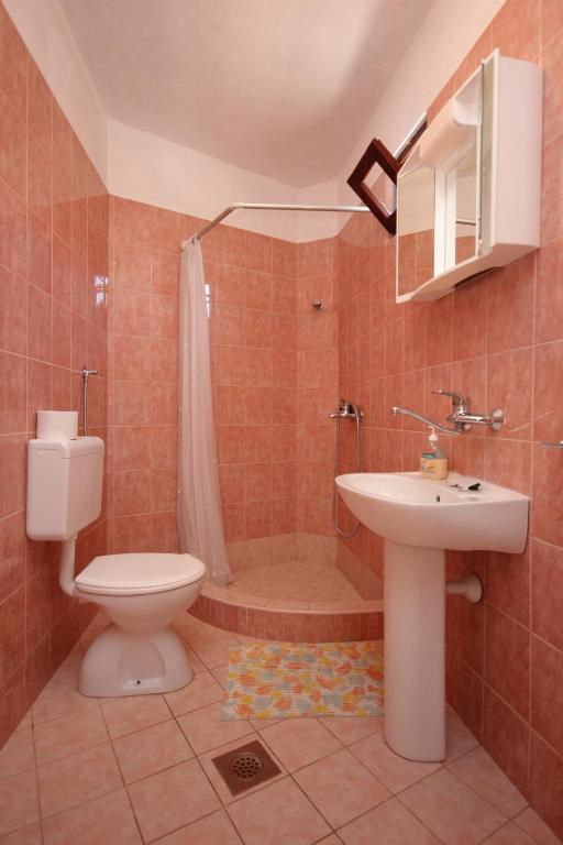 Apartments with parking space Sali photo 3