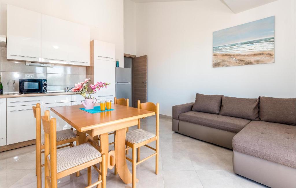 Cozy Apartment In Srima photo 3