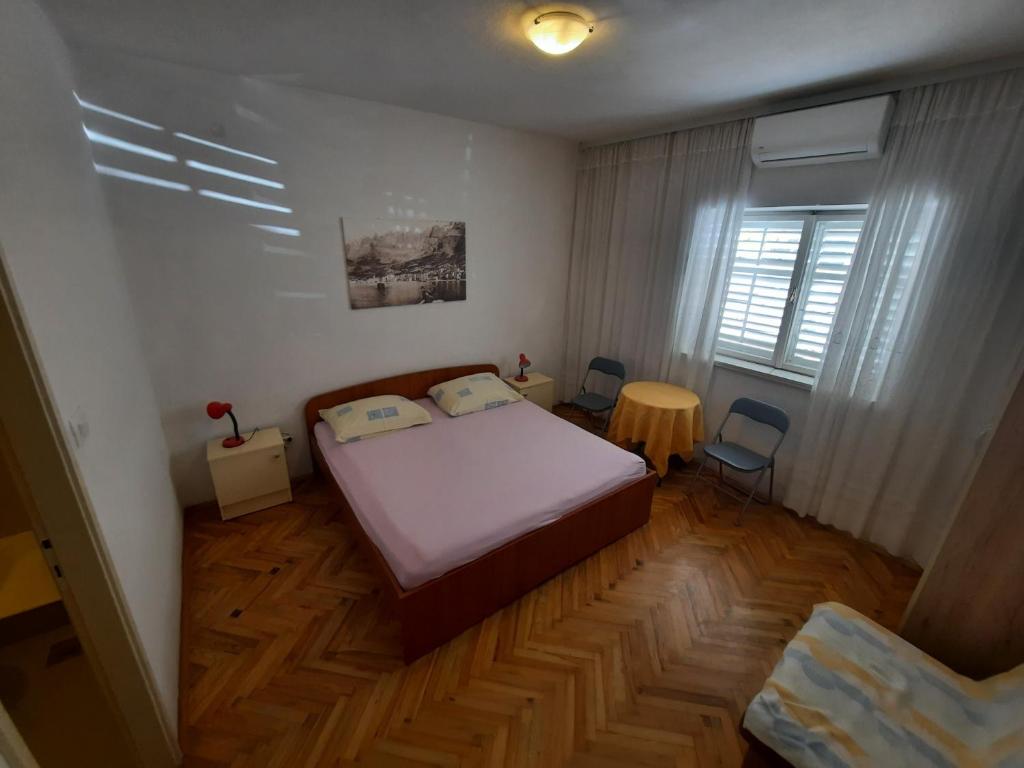 Apartments with parking space Makarska - 12211 photo 2