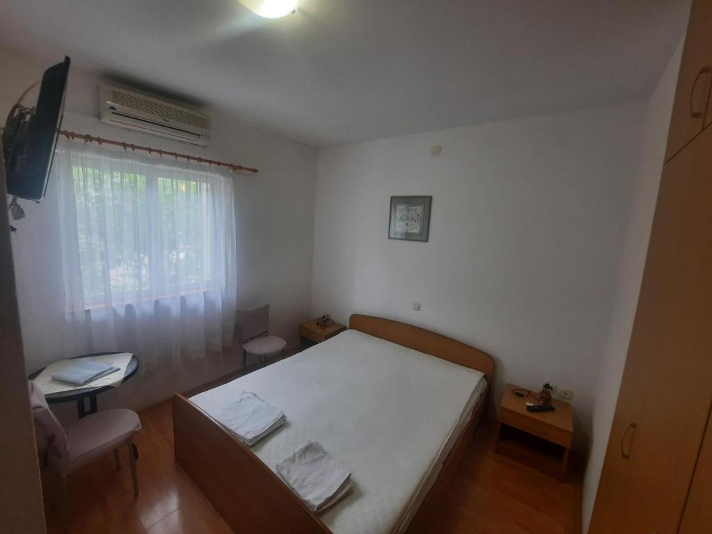 Apartments with parking space Makarska - 12211 photo 3