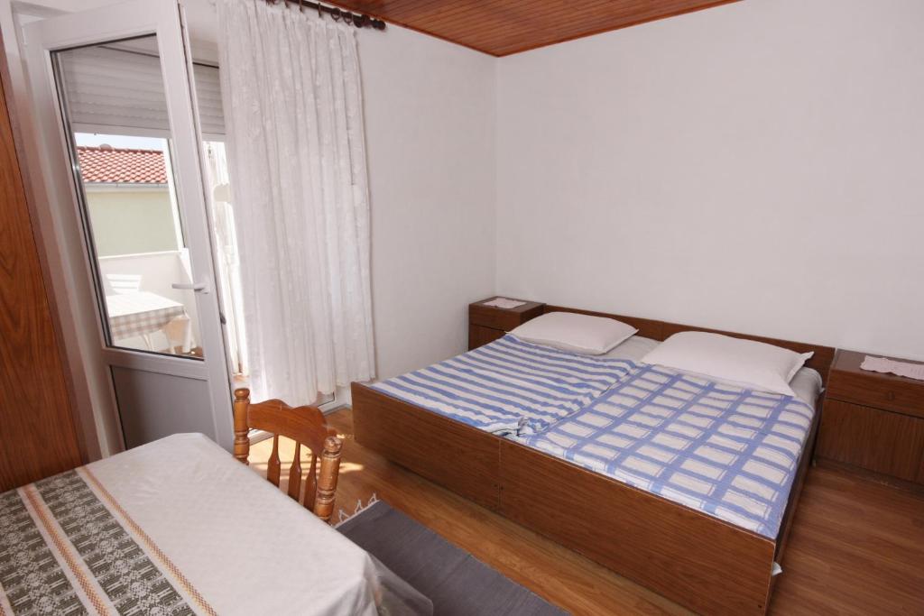 Apartments with a parking space Nemira photo 2
