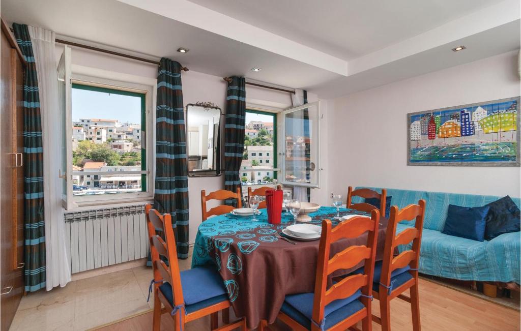 Three-Bedroom Apartment In Povlja photo 2
