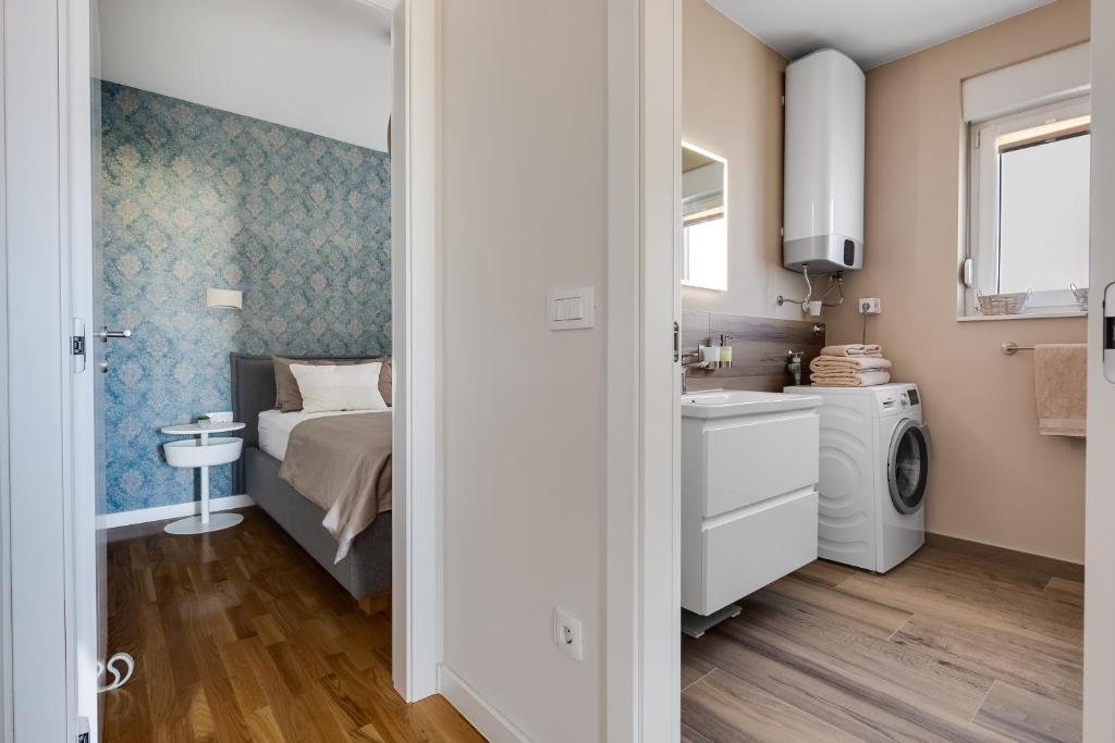 Spacious two bedroom apartment with roof terrace photo 3