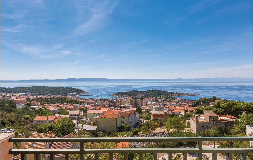 Three-Bedroom Apartment In Makarska — photo 1