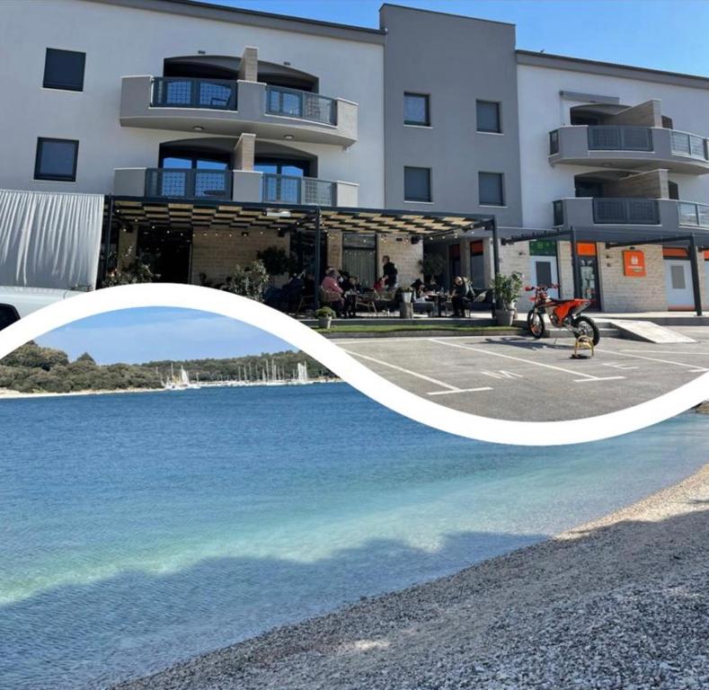 Apartment Sandy Beach - 1st row at sea — photo 1