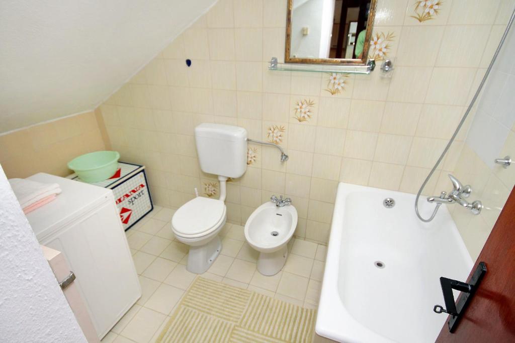 Apartments with parking space Novi Vinodolski - 2423 photo 3