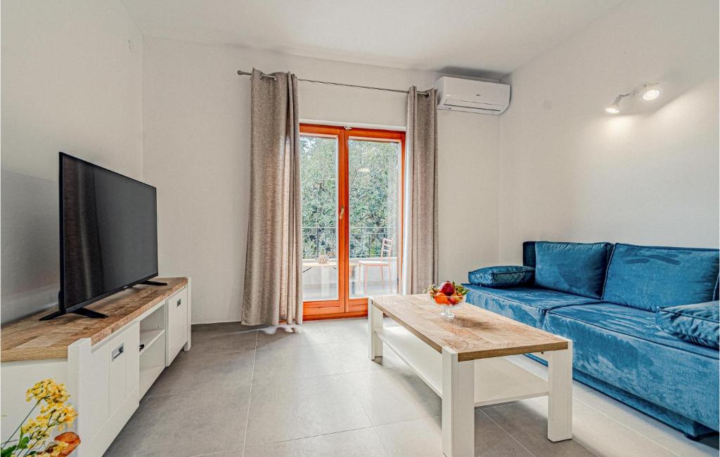 Beach Front Apartment In Kneze With Wifi photo 3