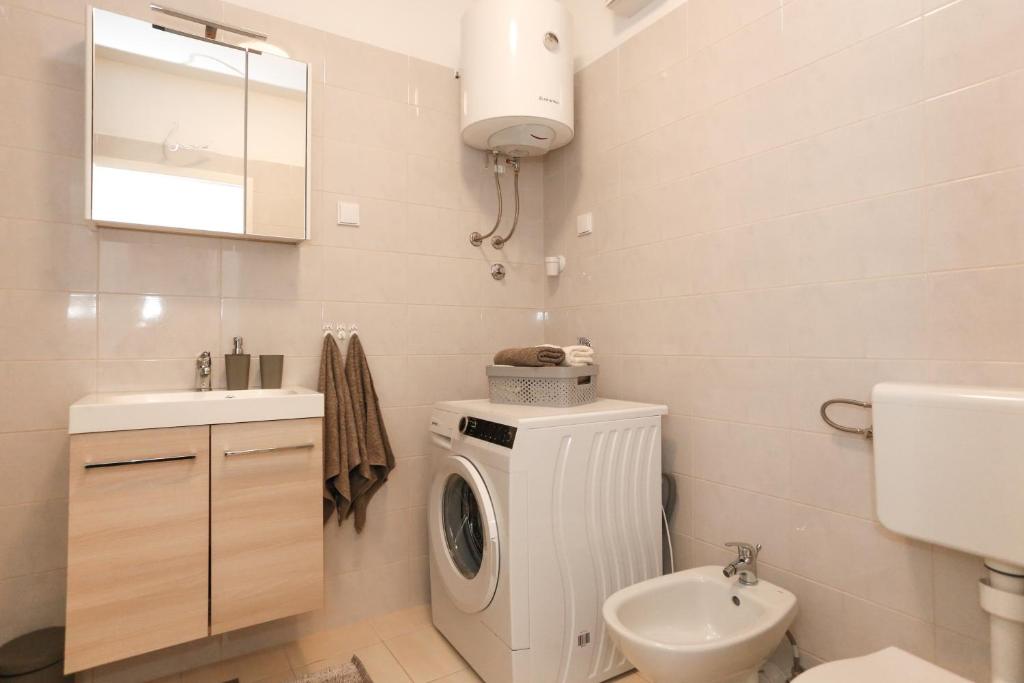 Apartment Miki photo 3