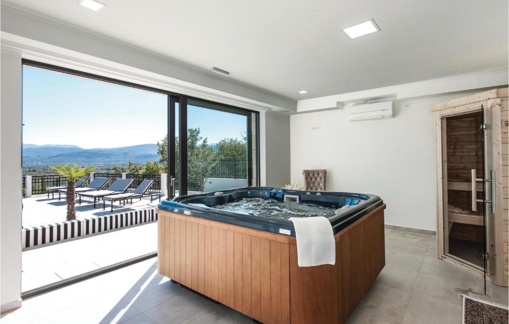 Amazing Home In Imotski With Sauna photo 3