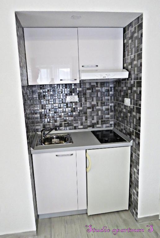 Apartments with a parking space Podstrana photo 3