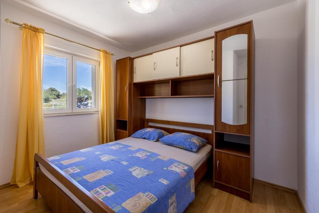 Family-friendly apartments with swimming pool Sevid - Trogir - 21163 photo 2