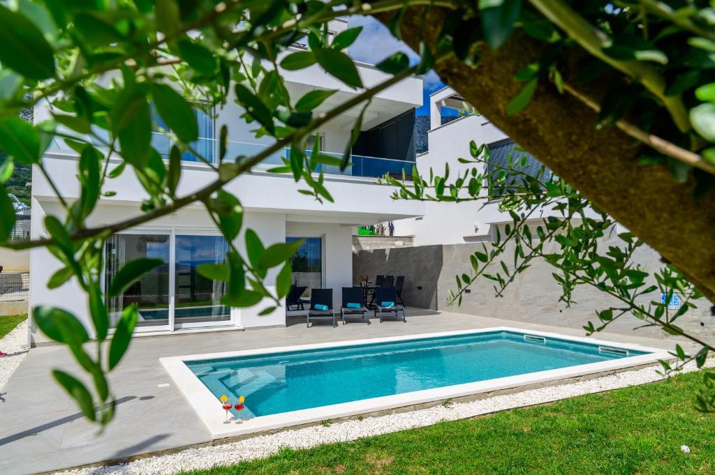 Villa 3I photo 2