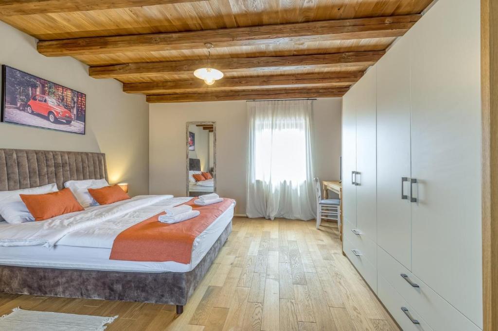 Rustic villa Kata with outdoor pool in Sveti Lovrec photo 2