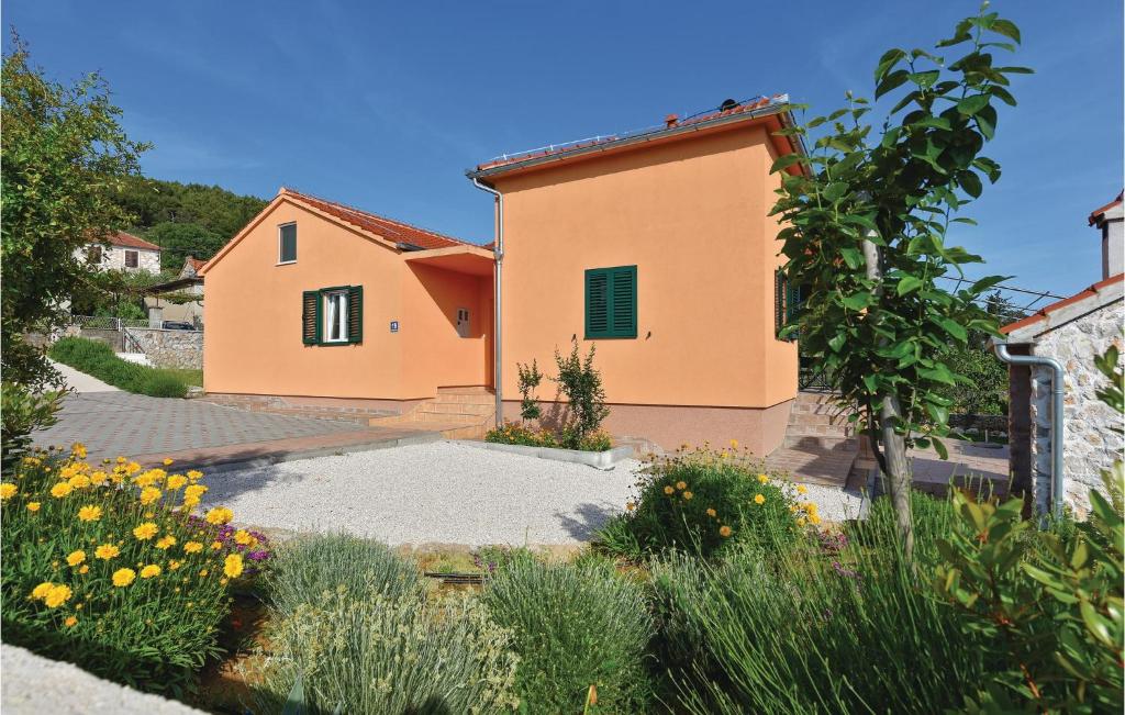 Three-Bedroom Holiday Home In Sibenik photo 3