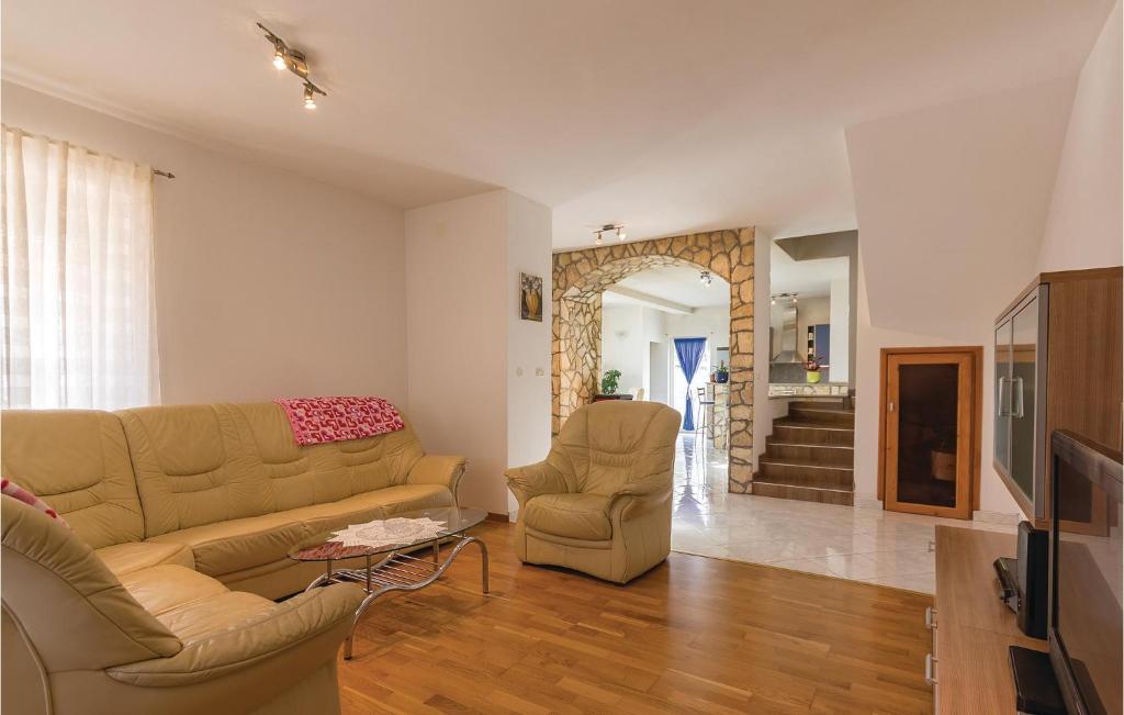 Stunning Home In Plomin With Wifi photo 2