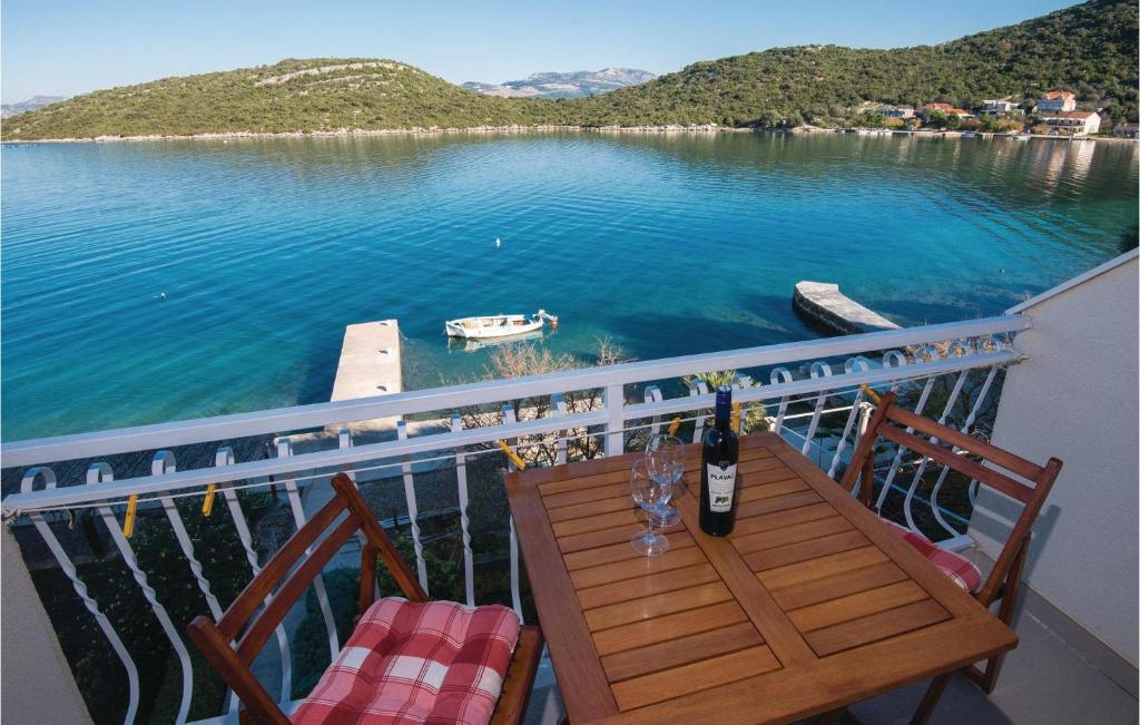 One-Bedroom Apartment In Dubrava photo 2