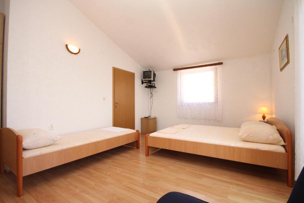 Apartments by the sea Podaca photo 2