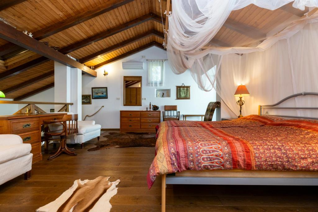 STONE HOUSE reTREAT photo 2