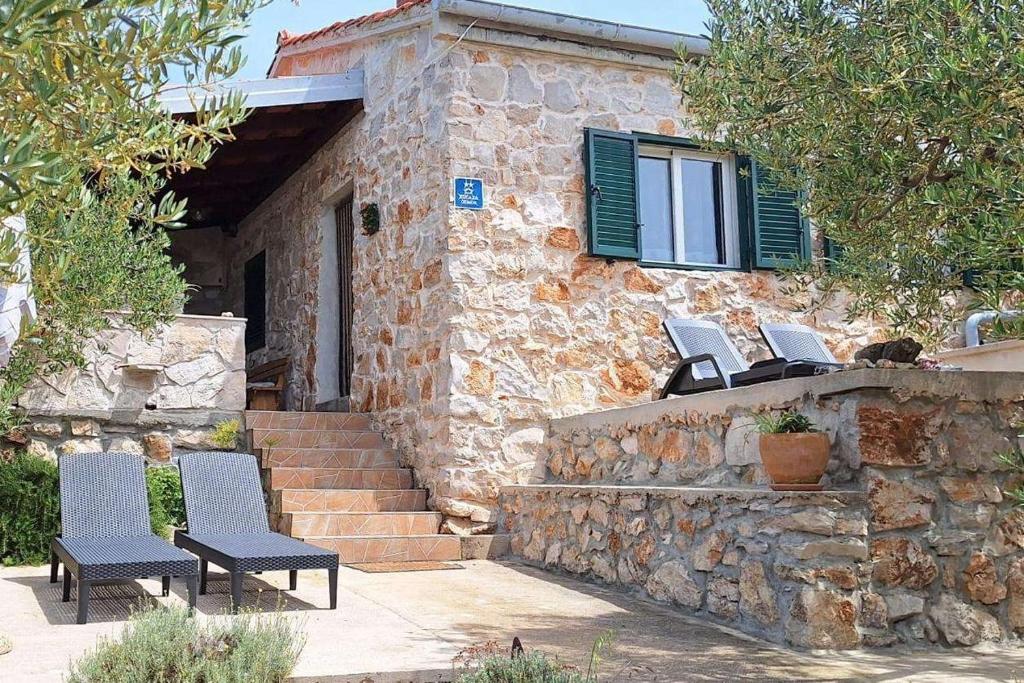 Secluded fisherman's cottage Cove Druce — photo 1