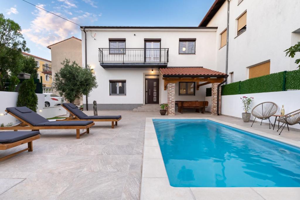 Villa Antique — photo 1