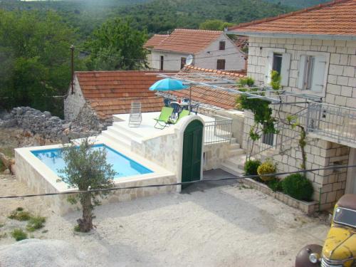Stone house Zgogo — photo 1