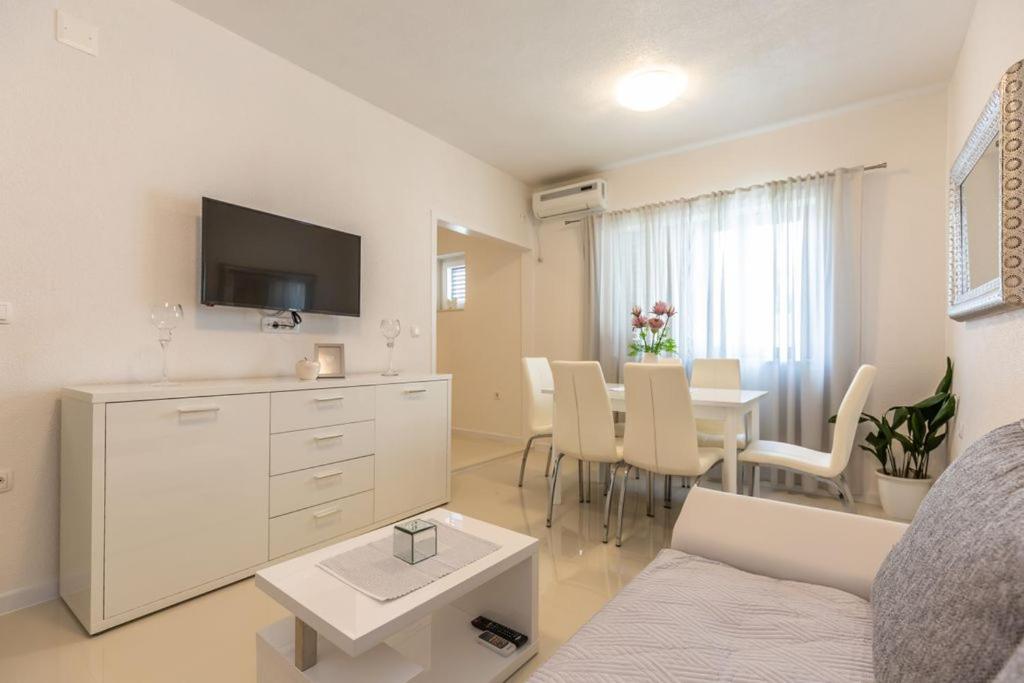 Tatijana Holiday Apartments photo 2