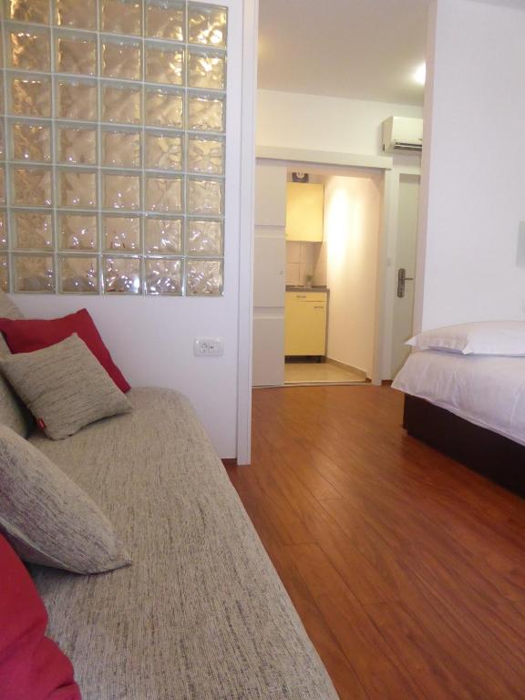 Studio Apartment Mila photo 2