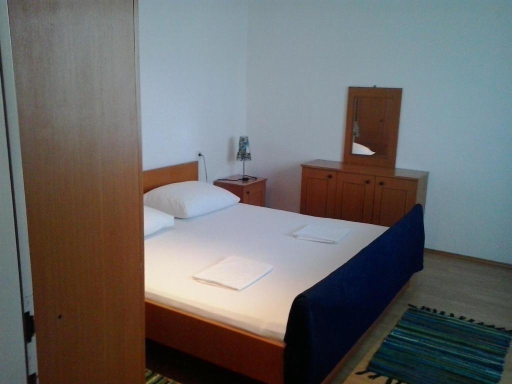 Studio Pisak 16411a photo 2