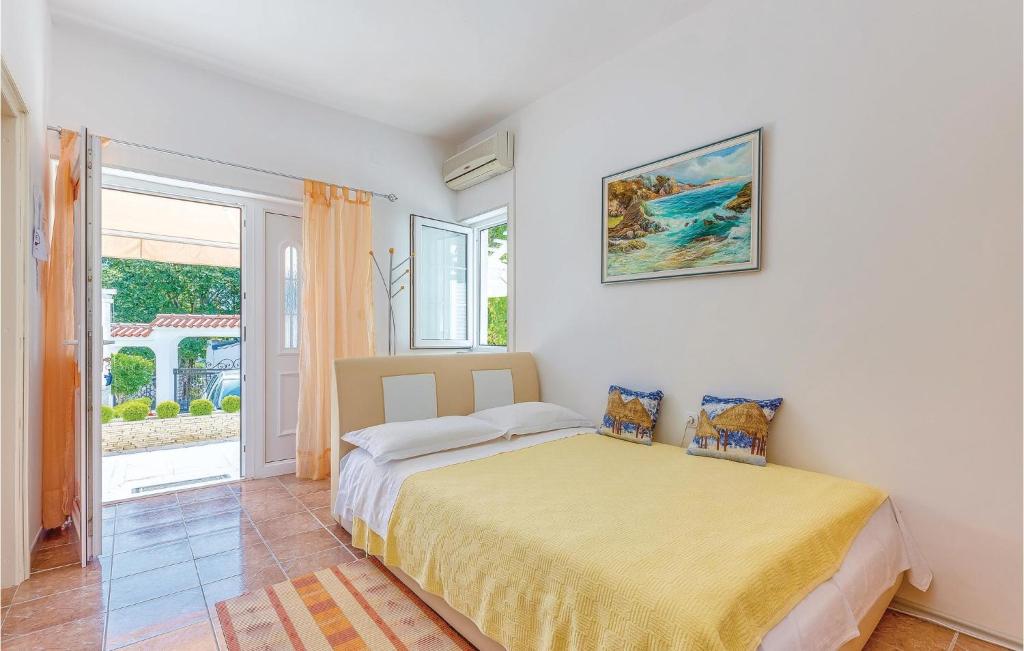 Nice Apartment In Novi Vinodolski photo 3