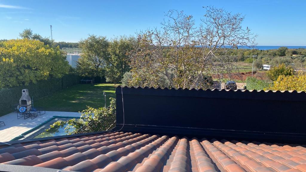 The BLACK HOUSE - Modern holiday home with garden photo 2