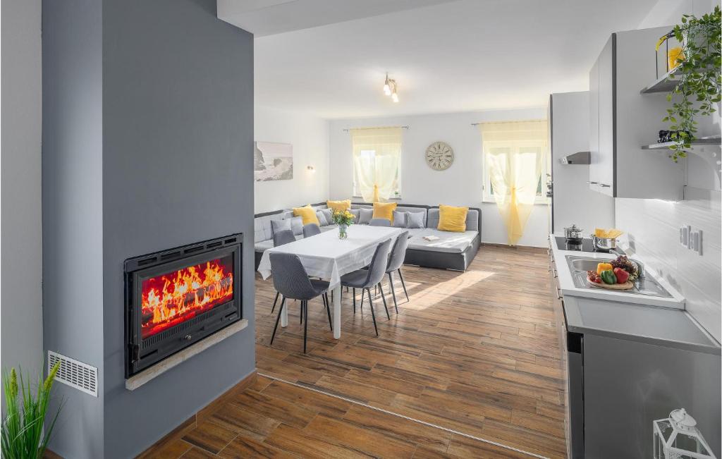 Three-Bedroom Holiday Home In Vodnjan photo 3