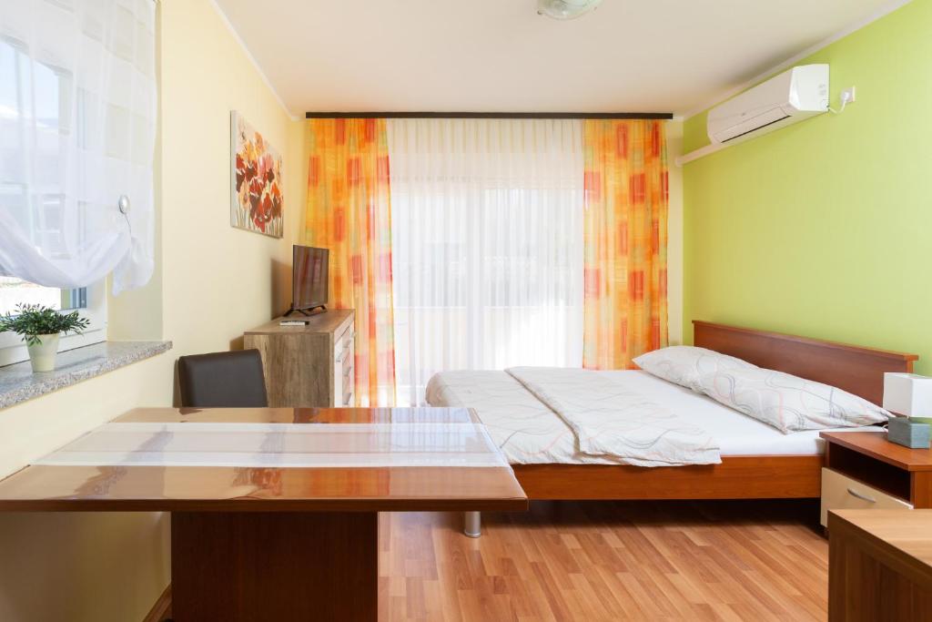 Tina - A1 ground floor - MPolo photo 2