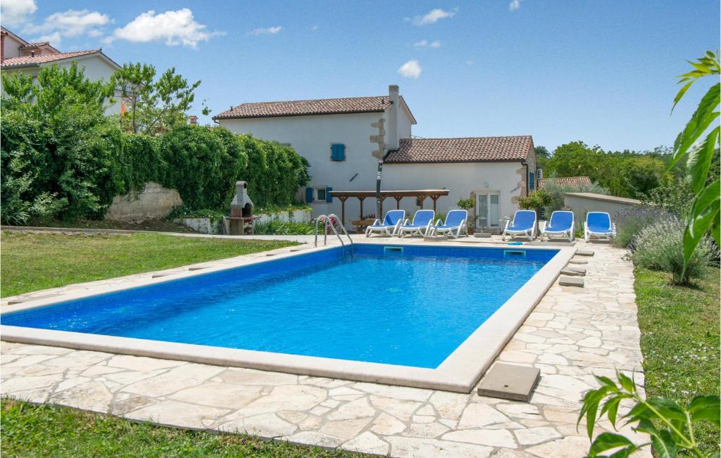 3 Bedroom Amazing Home In Ruzici — photo 1
