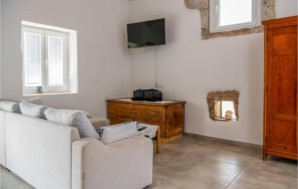 3 Bedroom Amazing Home In Ruzici photo 2